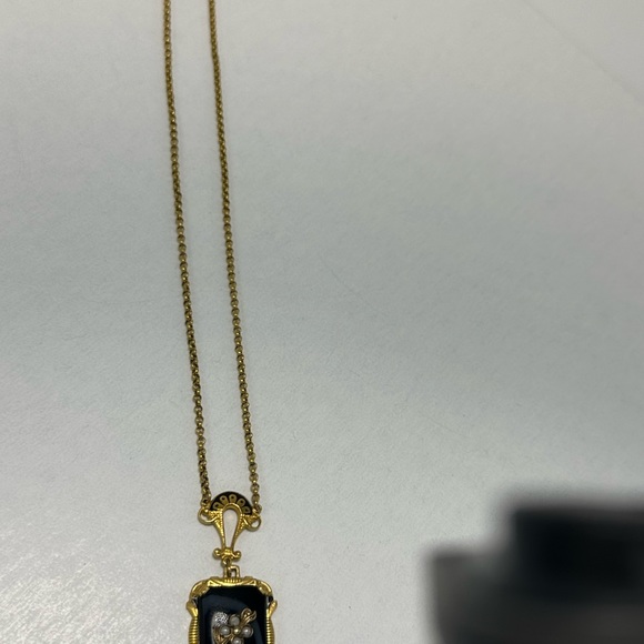 Elegant Vintage Victorian-Style Necklace with Faux Pearls - Picture 14 of 14